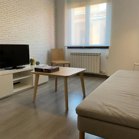 아파트 Old Town Flat *